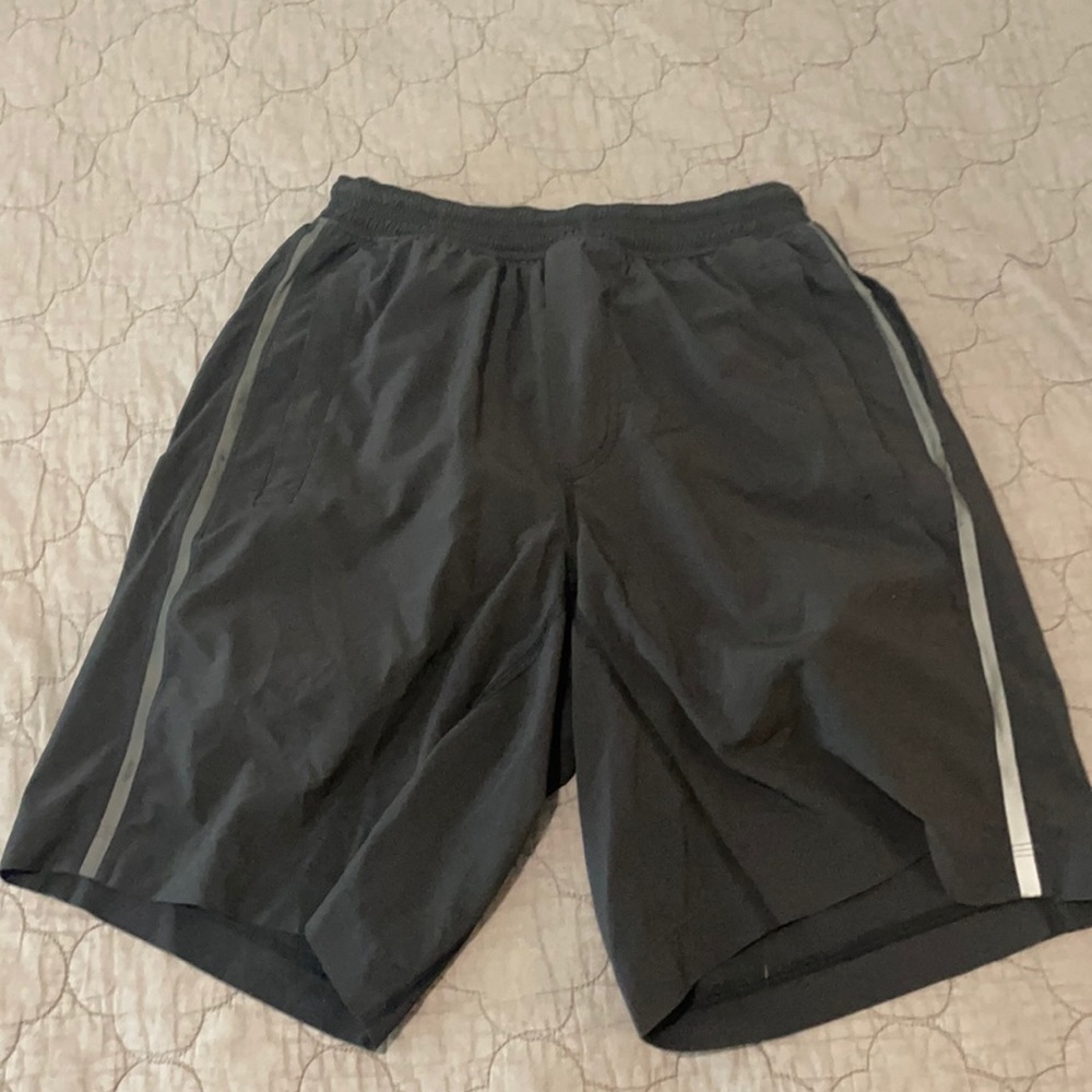 Men’s Black Lululemon Pace Breaker Short 9"